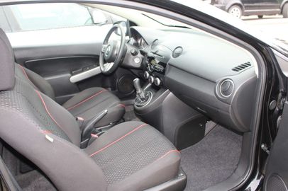 Car image 11