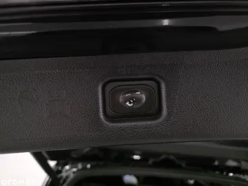 Car image 40