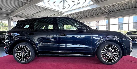 Car image 2