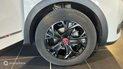 Car image 20
