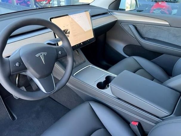 Tesla Model Y Performance AWD 393 kW image number 8