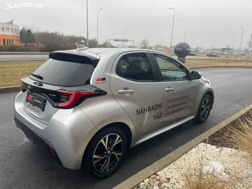 Car image 5