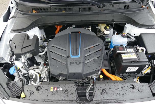 Hyundai Kona EV 150 kW image number 14