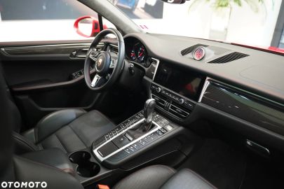 Car image 37