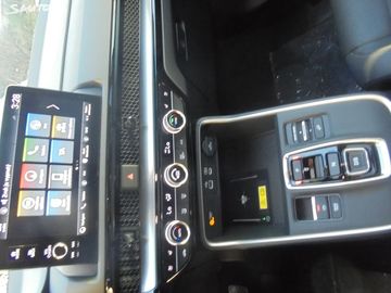 Car image 29