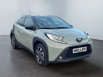 Car image 2