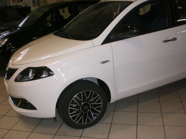 Lancia Ypsilon 51 kW image number 5