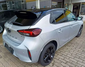 Car image 4