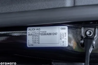 Car image 40