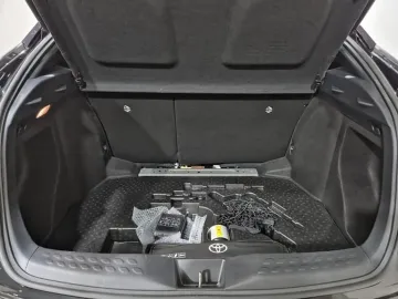 Car image 29