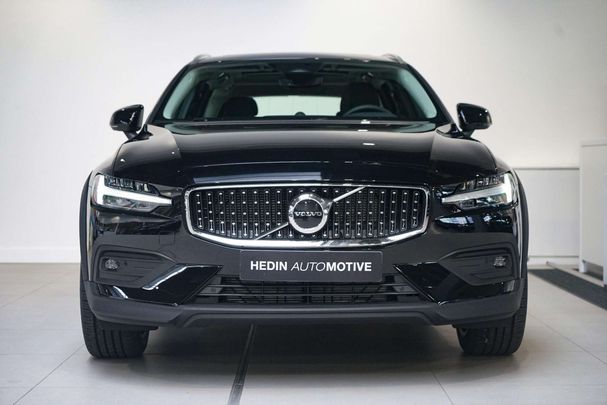 Volvo V60 Cross Country AWD B5 194 kW image number 2