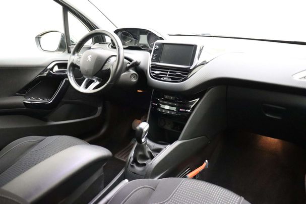 Peugeot 208 PureTech Allure 60 kW image number 4