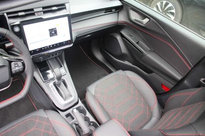 Car image 32