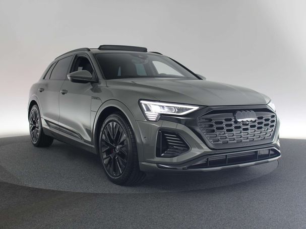 Audi Q8 50 e-tron 95 kWh 250 kW image number 2