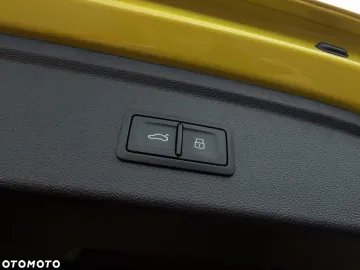 Car image 40