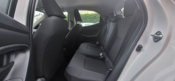 Car image 12