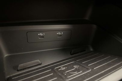 Car image 37