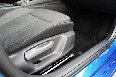 Car image 33