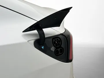 Car image 36