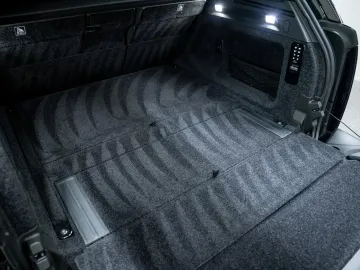 Car image 47