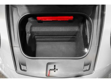 Car image 30