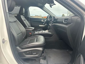 Car image 36