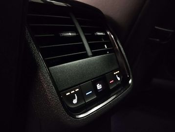 Car image 37