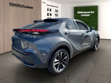 Car image 4