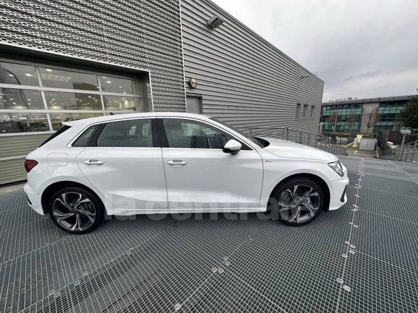 Audi A3 40 TFSIe S tronic S-line Sportback 150 kW image number 4