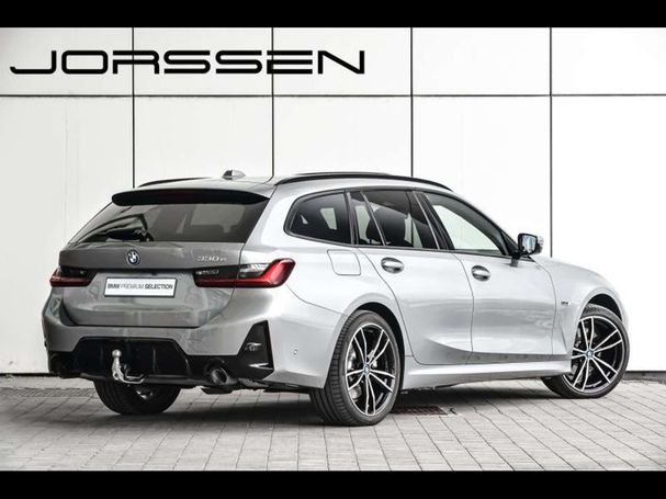 BMW 330e Touring M 215 kW image number 2