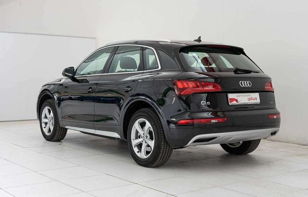 Audi Q5 50 TFSI quattro Business 220 kW image number 2