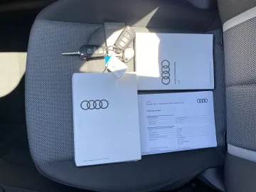 Car image 37