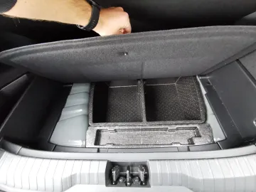 Car image 42
