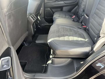 Car image 36