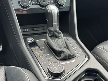 Car image 35