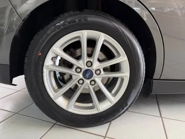 Car image 38