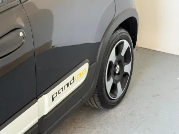Car image 21