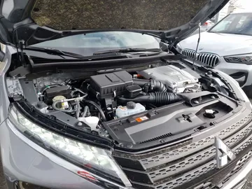 Car image 30