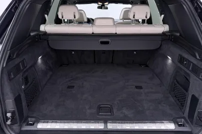 Car image 49