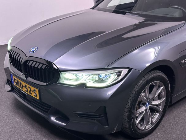 BMW 330e Touring Sport Line 216 kW image number 7