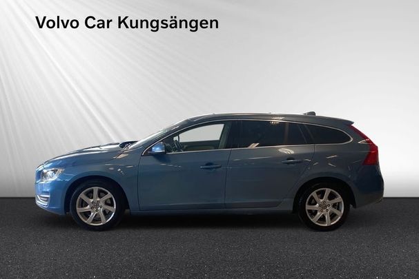 Volvo V60 D4 AWD Summum 135 kW image number 2