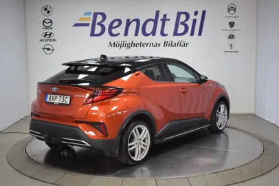 Car image 4