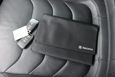 Car image 38