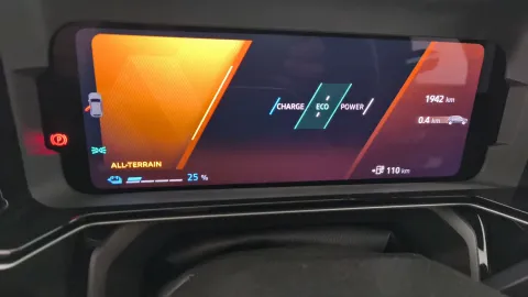 Car image 25