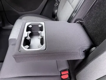 Car image 36