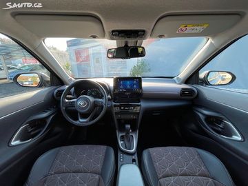 Car image 12