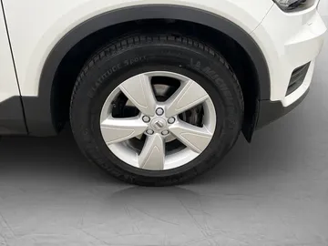 Car image 34