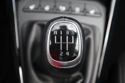 Car image 28