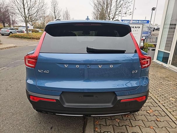 Volvo XC40 B3 Plus Dark 120 kW image number 3