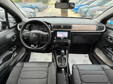 Car image 32